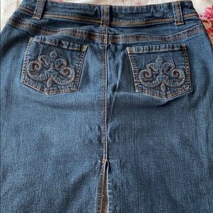 EUC Stretch denim skirt
